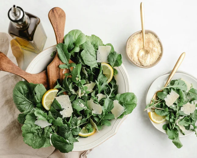 Creamy spinach and mushroom quiche